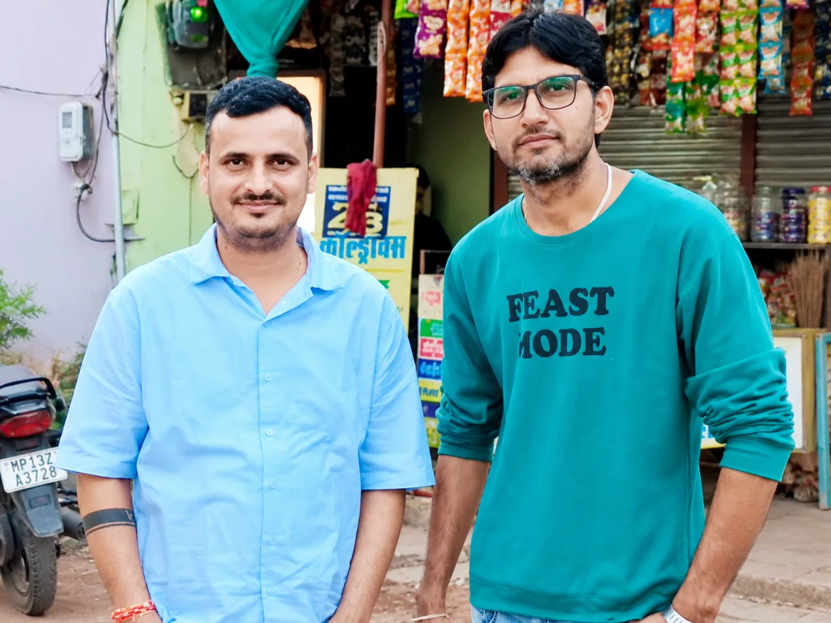 जेसीबी किराये पर लगाने का झांसा देकर लाखों की डील, GPS हटाकर मशीन गायब करने का आरोप; दो गिरफ्तार