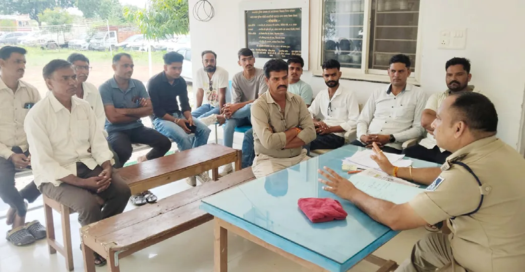 गणेश उत्सव को लेकर पुलिस सतर्क, समितियों के साथ बैठक कर दिए सुरक्षा निर्देश