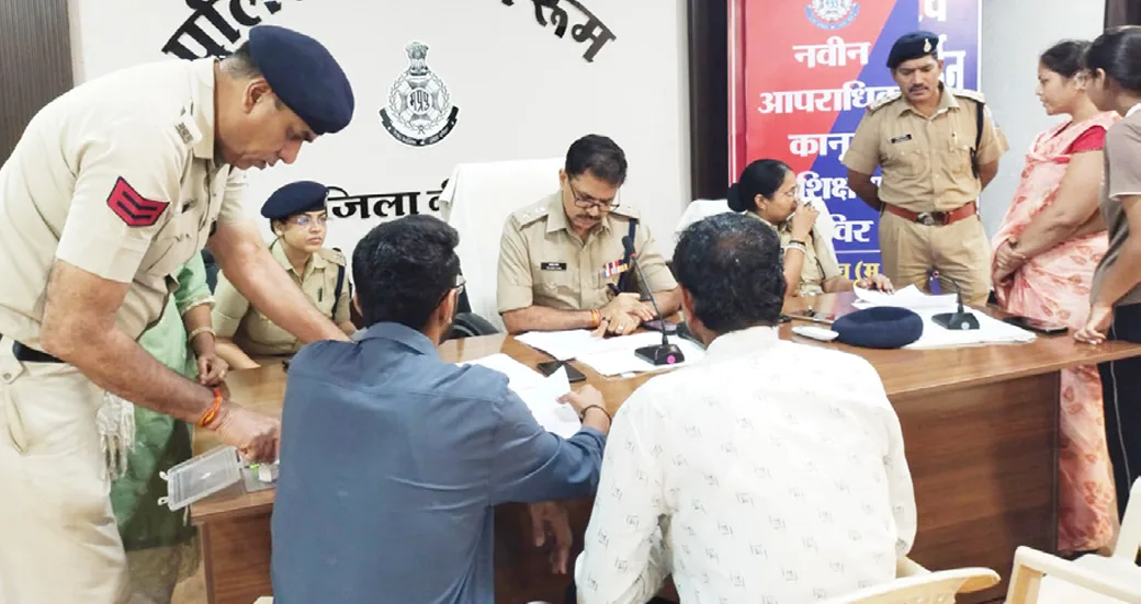 एसपी ने सुनी 59 फरियादियों की शिकायतें, CM हेल्पलाइन की 14 शिकायतों का मौके पर कराया निराकरण