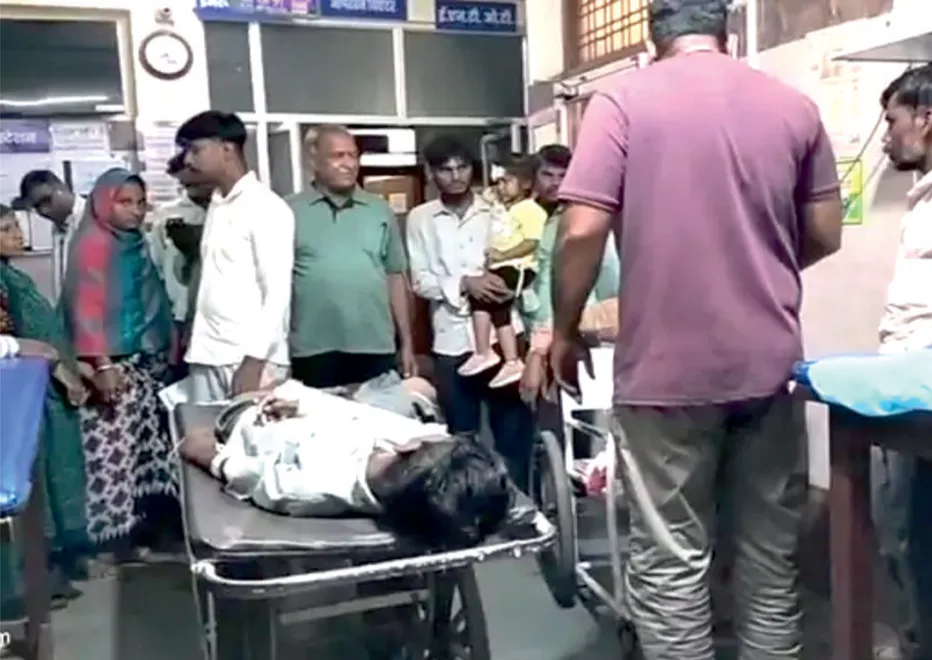 अमावली महल के पास दो बाइकों की आमने-सामने टक्कर, 2 वर्षीय बच्ची समेत पांच घायल