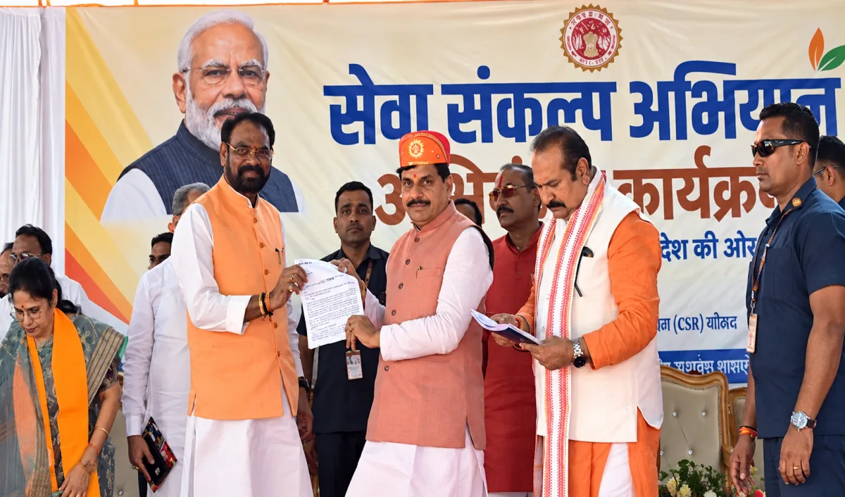 मैदानी पत्रकारों के लिए 10% आवासीय कोटे समेत 7 मांगें, जिला युवा प्रेस क्लब ने सीएम को सौंपा ज्ञापन