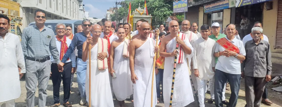45 दिवसीय सिद्धि तप पूर्ण होने पर निकला भव्य वरघोड़ा, बड़ी संख्या में श्रावक-श्राविकाएं हुए शामिल