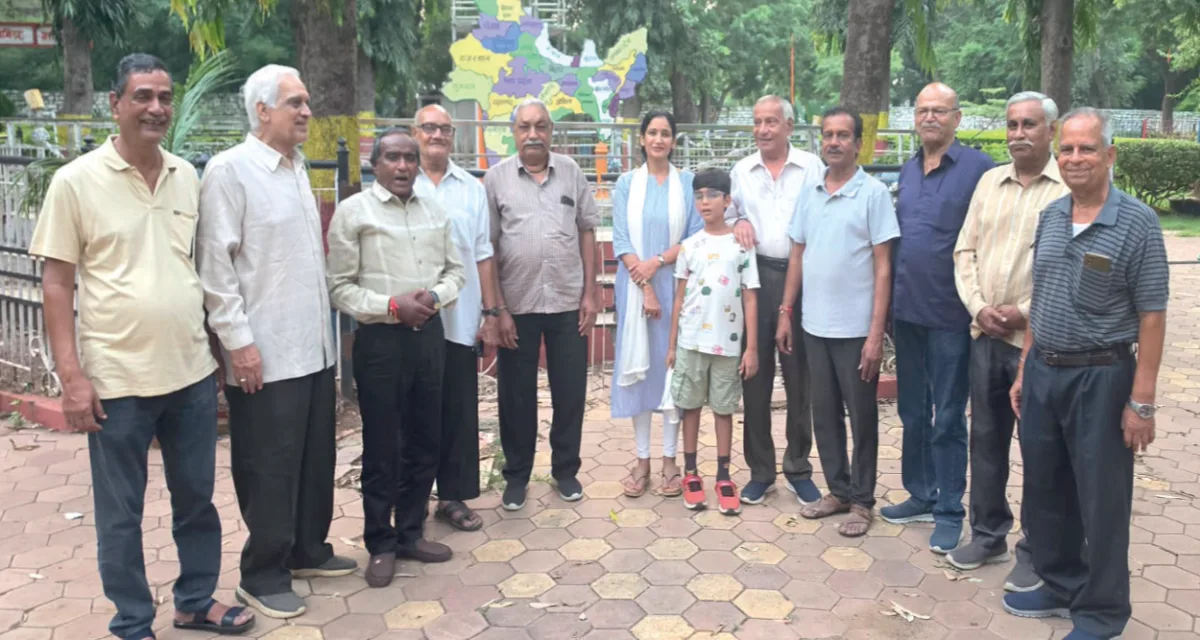 नीमच में गांधी वाटिका के विकास को लेकर नपा अध्यक्ष स्वाति चोपड़ा ने किया निरीक्षण