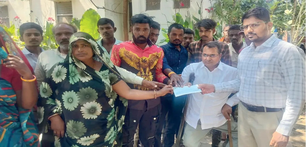 नीमच: 11 वर्षीय धर्मपाल की मौत के मामले में डॉक्टर पर FIR, आरोपी हिरासत में: ₹50 हजार की सहायता के बाद धरना समाप्त