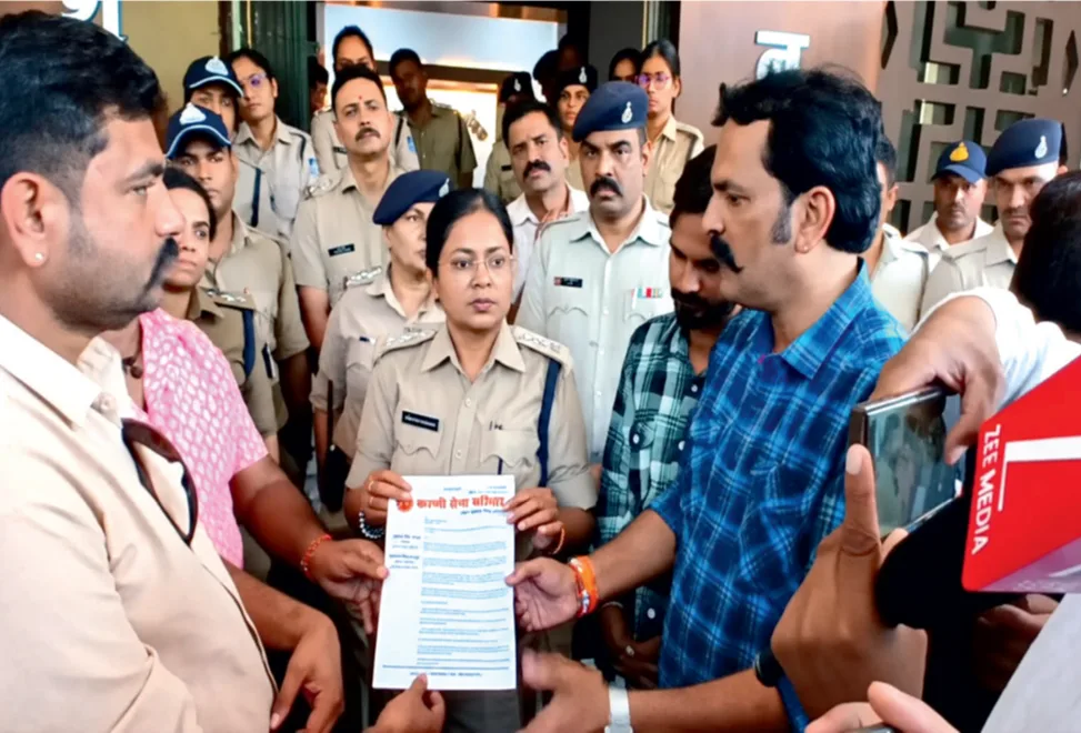 नीमच में करणी सेना का प्रदर्शन, जीवन सिंह शेरपुर पर दर्ज FIR की निष्पक्ष समीक्षा की मांग