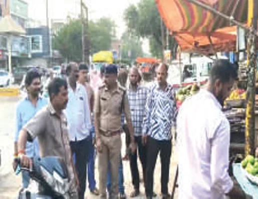 नीमच में त्योहारों से पहले अतिक्रमण पर कार्रवाई, विजय टॉकीज से फव्वारा चौक तक चलाया अभियान