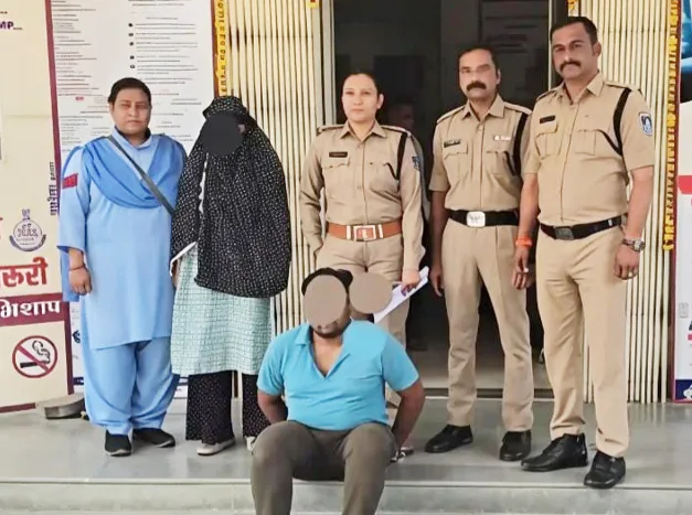 सराफा व्यापारी से ₹8.40 लाख के सोने के जेवर लेने का आरोप, दंपती गिरफ्तार