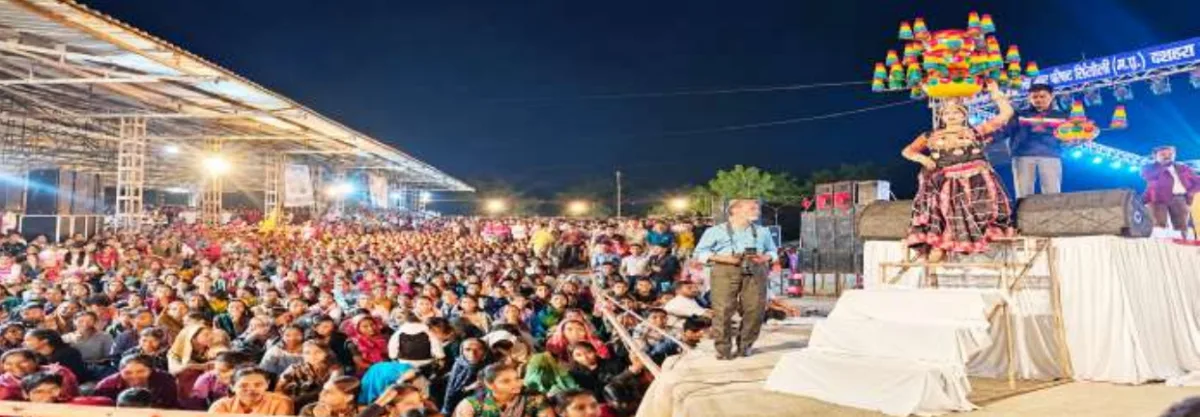 सिंगोली में 14 दिवसीय दशहरा उत्सव का रंगारंग समापन: आर्केस्ट्रा की प्रस्तुतियों ने मोहा मन