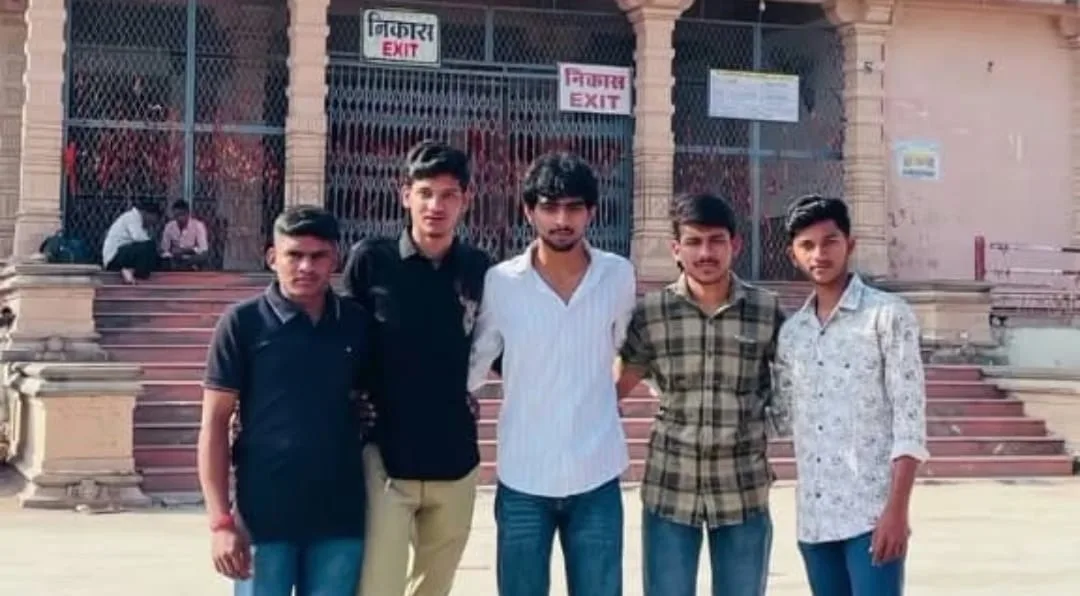 सांवलिया सेठ के दर्शन कर लौट रहे पांच दोस्तों की कार दुर्घटनाग्रस्त, चार युवकों की मौत: एक घायल