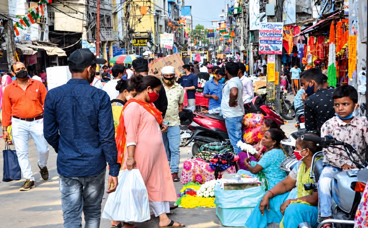 नीमच के दीपावली बाजार में अतिक्रमण से बढ़ी परेशानी: व्यवस्था और प्रशासन की सुस्ती पर उठे सवाल