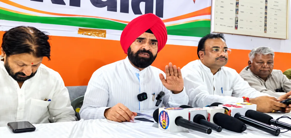 चरणजीत सिंह सप्रा ने चुनाव आयोग को घेरा, 1 नवंबर को दिल्ली में महारैली: अफीम नीति को किसान विरोधी बताया