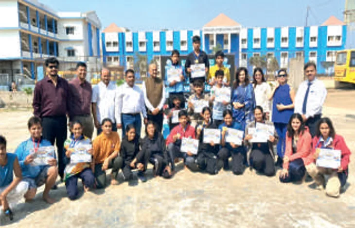 नीमच में स्विमिंग प्रतियोगिता में बालक-बालिकाओं ने दिखाया दमखम: अंडर-17 और अंडर-19 खिलाड़ियों ने किया शानदार प्रदर्शन