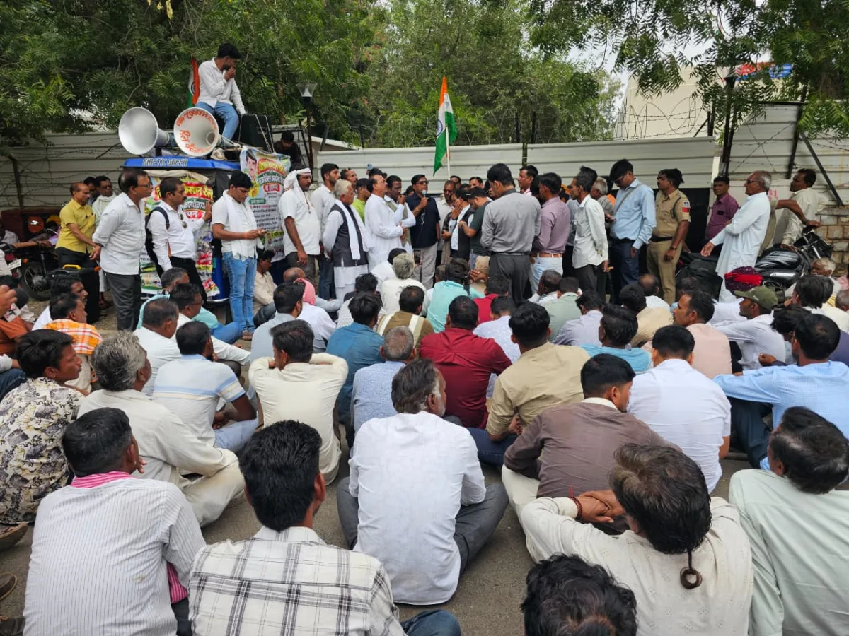 अफीम नीति 2026-27 में संशोधन की मांग को लेकर नारकोटिक्स कार्यालय का घेराव: वित्त मंत्री के नाम सौंपा ज्ञापन
