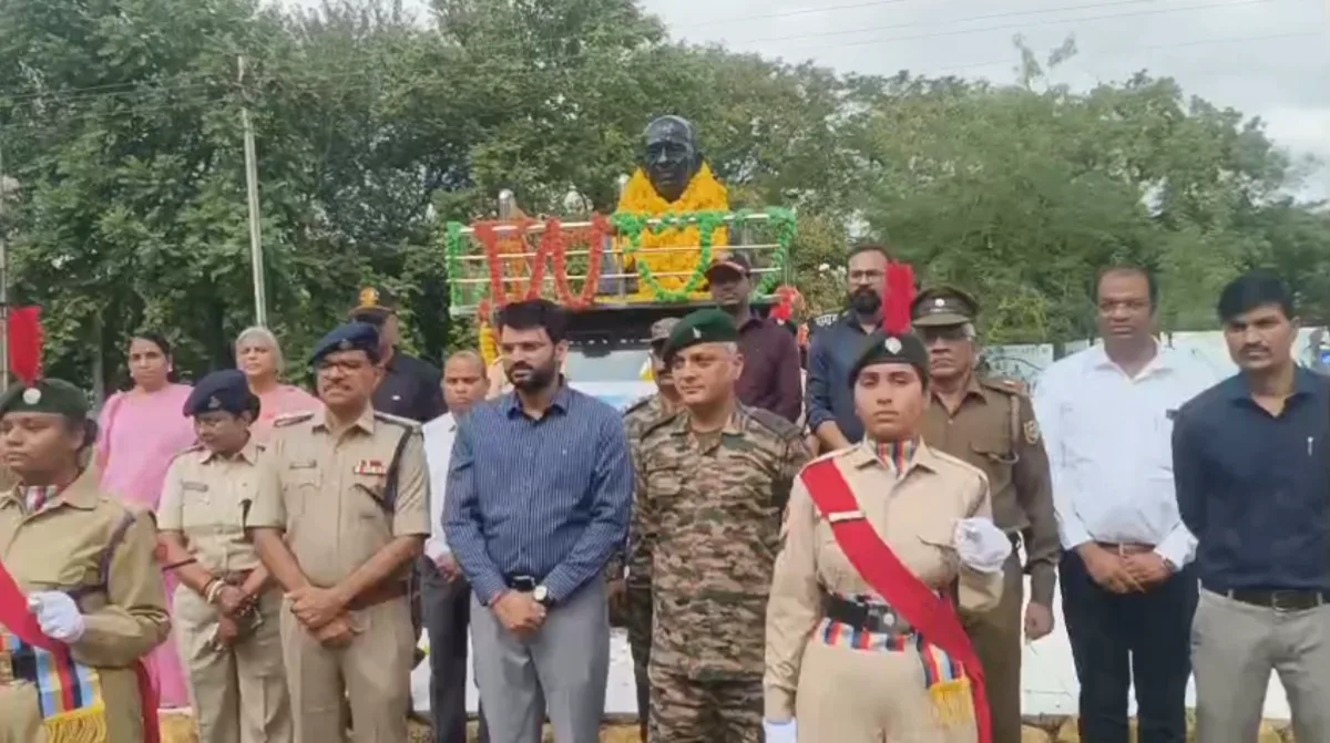 नीमच में 350 से अधिक NCC कैडेट्स ने निकाली यूनिटी मार्च: सरदार पटेल को नमन कर दिया राष्ट्रीय एकता का संदेश