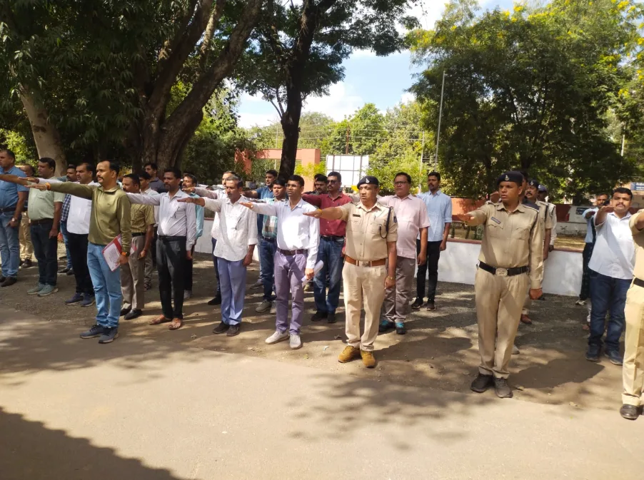 राष्ट्रीय एकता दिवस पर नीमच में उत्साह से निकली ‘रन फॉर यूनिटी’: विधायक और एसपी ने दिखाई हरी झंडी